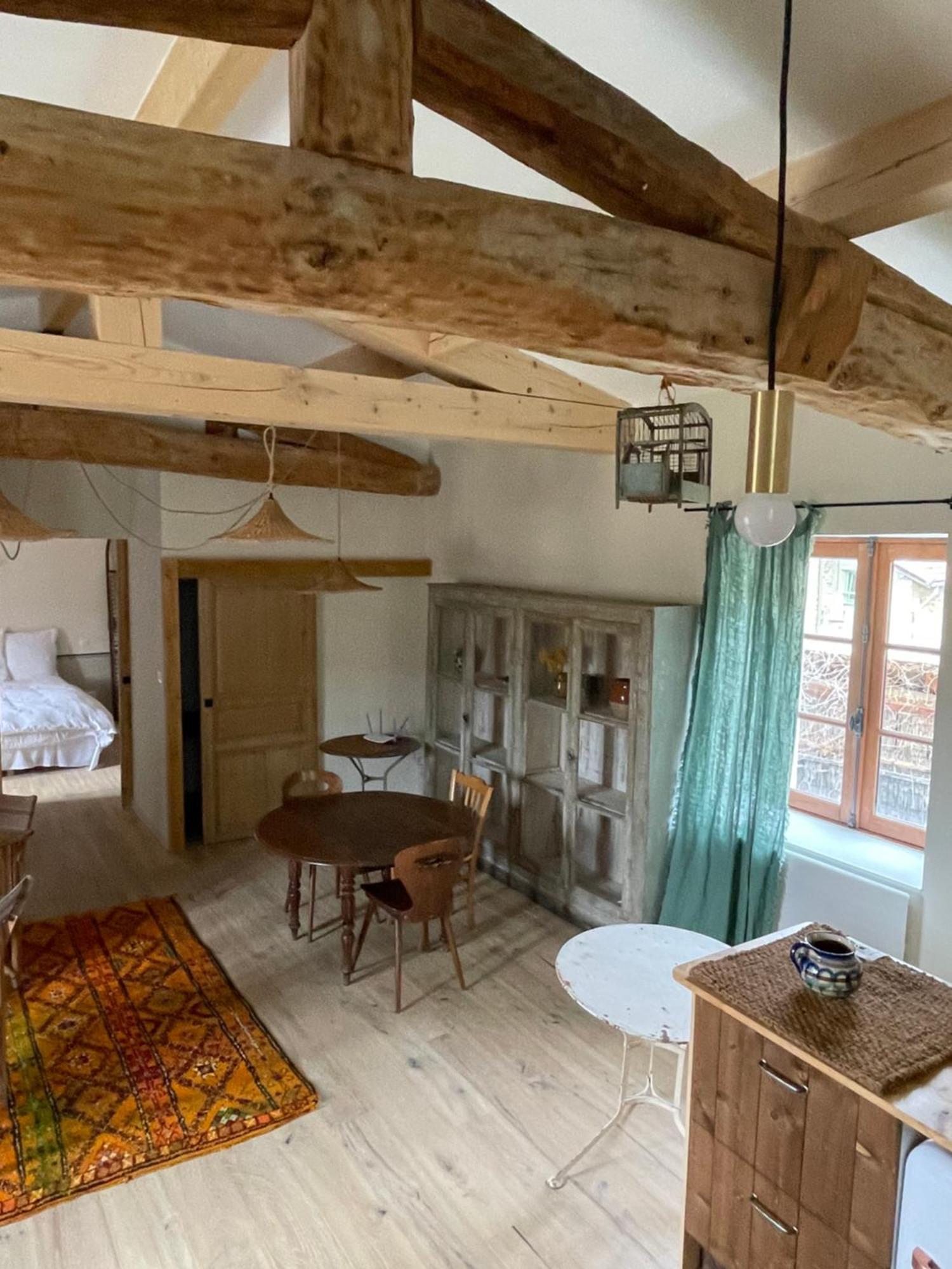 Du Saint Thiers, La Provence Dans Un Coin De La Drome Et L'esprit D'une A Appartement