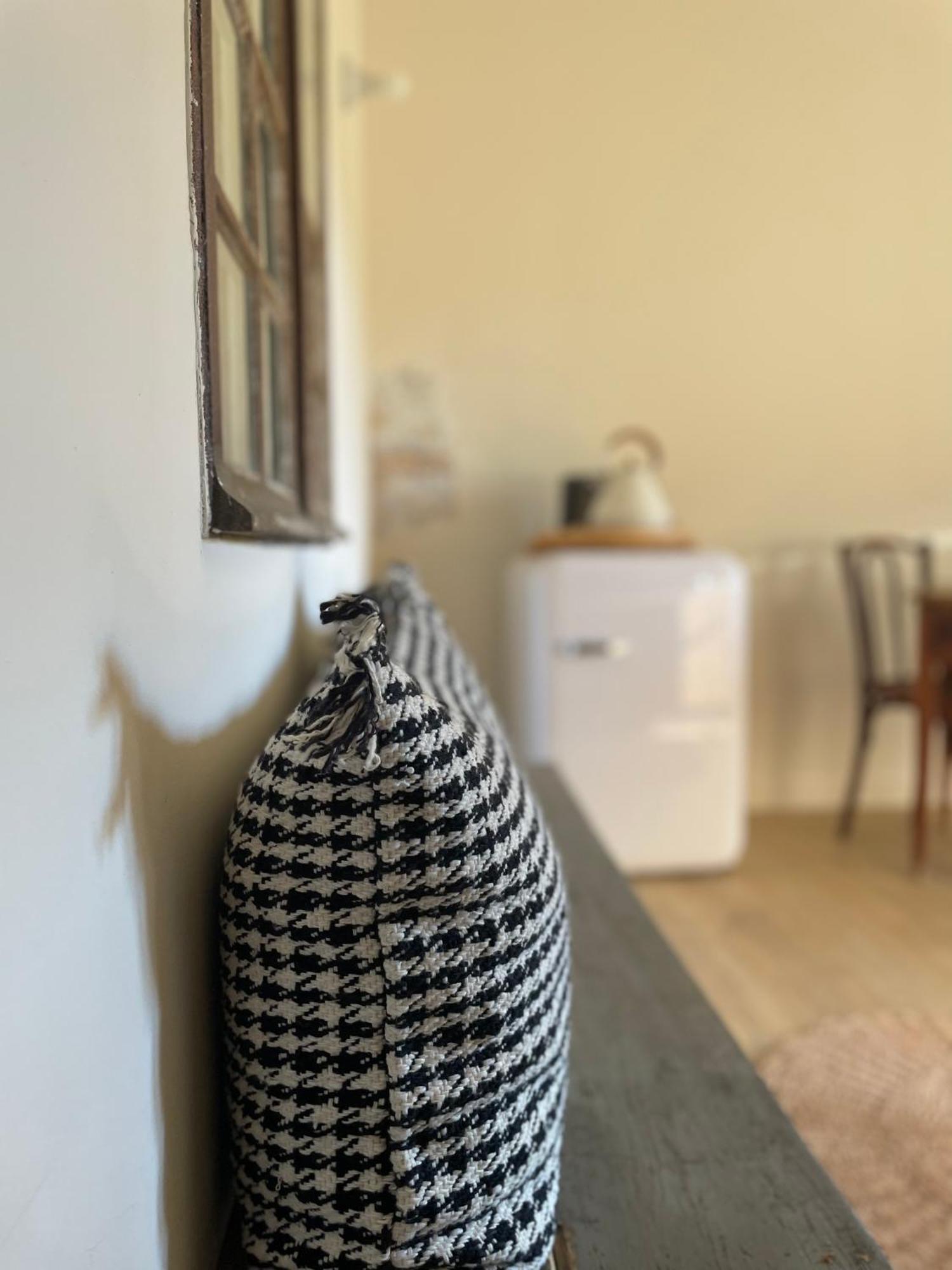 Appartement Du Saint Thiers, La Provence Dans Un Coin De La Drome Et L'esprit D'une A *