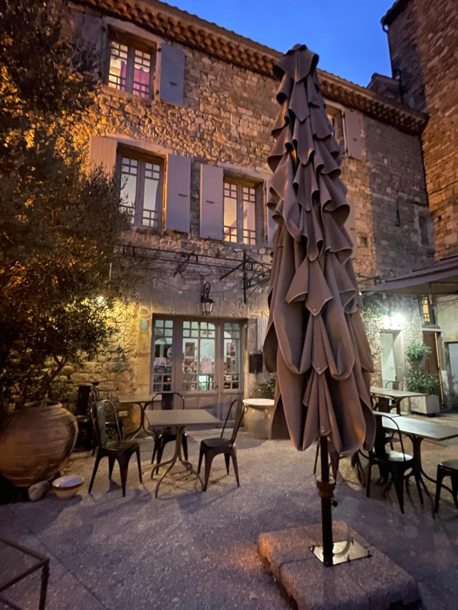 Du Saint Thiers, La Provence Dans Un Coin De La Drome Et L'esprit D'une A Appartement